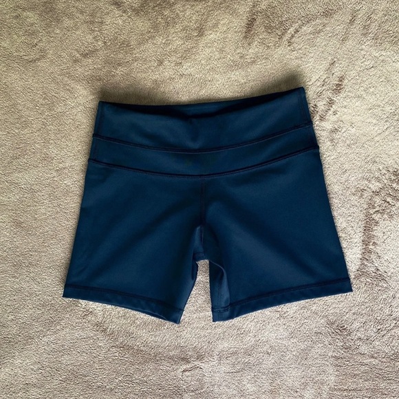 lululemon athletica Pants - Lululemon Shorts, Size 4